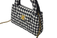 Load image into Gallery viewer, 極美品 CHANEL シャネル ミニハンドバッグ ショルダーバッグ 千鳥 ブラック/ホワイト ランダムシリアル AS4416 中古 4c068345