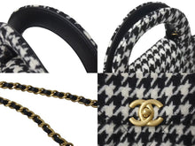 Load image into Gallery viewer, 極美品 CHANEL シャネル ミニハンドバッグ ショルダーバッグ 千鳥 ブラック/ホワイト ランダムシリアル AS4416 中古 4c068345