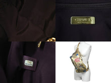 Load image into Gallery viewer, CHANEL シャネル グラフィティ エジプト チェーン ベルトバッグ ボディバッグ 28番台 キャンバス レザー ゴールド マルチカラー 美品 中古 4c068374