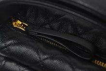 Load image into Gallery viewer, 新品未使用 CHANEL シャネル キャビアスキン ハンドバッグ シリアルランダム ブラック ゴールド金具 中古 4c068392