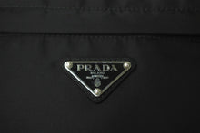 画像をギャラリービューアに読み込む, 極美品 PRADA プラダ ウエストバッグ ボディバッグ V210 トライアングルロゴ ブラック ナイロン シルバー金具 中古 4c068402 