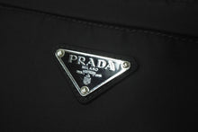 画像をギャラリービューアに読み込む, 極美品 PRADA プラダ ウエストバッグ ボディバッグ V210 トライアングルロゴ ブラック ナイロン シルバー金具 中古 4c068402 