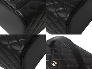新品同様 CHANEL シャネル ココマーク バニティバッグ ハンドバッグ キルティング ラムスキン ブラック 22番台 中古 4c068404
