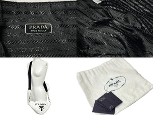 極美品 PRADA プラダショルダーバッグ 1BH190 パイルポーチ付き トライアングル ブラック ホワイト レザー シルバー金具 中古ロゴ 4c068406 