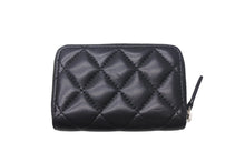 Load image into Gallery viewer, CHANEL シャネル コインケース マトラッセ クラシック ジップ コインパース ココマーク ラムスキン シルバー ブラック 美品 中古 4c068427