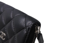 Load image into Gallery viewer, CHANEL シャネル コインケース マトラッセ クラシック ジップ コインパース ココマーク ラムスキン シルバー ブラック 美品 中古 4c068427