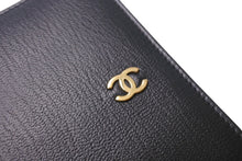 Load image into Gallery viewer, 極美品 CHANEL シャネル カードケース ココマーク ソフトカーフ 手帳カバー ゴールド金具 ブラック 6番台 中古 4c068428