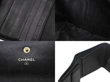 Load image into Gallery viewer, CHANEL シャネル ココマーク 二つ折り財布 コンパクトウォレット キャビアスキン ブラック ゴールド金具 美品 中古 4c068461