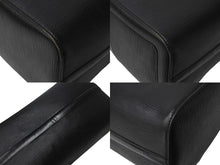 Load image into Gallery viewer, LOUIS VUITTON ルイヴィトン スピーディ30 ハンドバッグ M59022 エピレザー ブラック ゴールド金具 良品 中古 4c068464