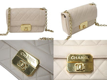 Load image into Gallery viewer, CHANEL シャネル マトラッセ ミニチェーンショルダーバッグ ココマーク 18番台 ラムスキン ピンク ゴールド金具 美品 中古 4c068480