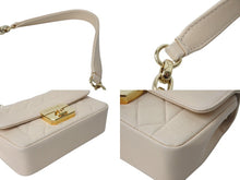 Load image into Gallery viewer, CHANEL シャネル マトラッセ ミニチェーンショルダーバッグ ココマーク 18番台 ラムスキン ピンク ゴールド金具 美品 中古 4c068480