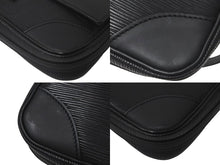 画像をギャラリービューアに読み込む, LOUIS VUITTON ルイヴィトン エピ ポシェット セギュール ワンショルダーバッグ M58882 ブラック アクセサリーポーチ シルバー金具 美品 中古 4c068500