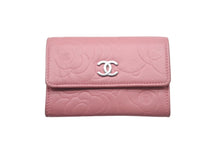 Load image into Gallery viewer, CHANEL シャネル カメリア カードケース 二つ折り財布 ラムスキン ピンク シルバー金具 A50088 14番台 美品 中古 4c068524