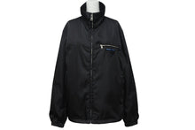 Load image into Gallery viewer, 極美品 PRADA プラダ SGN836 S182 I18 レザーパッチ ナイロン ジャケット 2018年 ブラック サイズ46 中古 4c068561