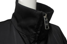 Load image into Gallery viewer, 極美品 PRADA プラダ SGN836 S182 I18 レザーパッチ ナイロン ジャケット 2018年 ブラック サイズ46 中古 4c068561