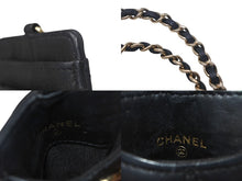 Load image into Gallery viewer, CHANEL シャネル マトラッセ チェーン パスケース 30番台 ラムスキン ネイビー ココマーク ゴールド金具 良品 中古 4c068629