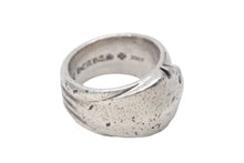 Load image into Gallery viewer, CHROME HEARTS クロムハーツ FLEURKNEE SINGLE フレアニー シングル リング サイズ23号 重量26.9g シルバー925 2007刻印 良品 中古 4c068643