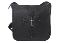 Load image into Gallery viewer, 極美品 CHROME HEARTS クロムハーツ ショルダーバッグ セメタリークロスパッチ メールバック レザー 中古 4c068743