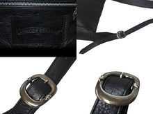Load image into Gallery viewer, 極美品 CHROME HEARTS クロムハーツ ショルダーバッグ セメタリークロスパッチ メールバック レザー 中古 4c068743