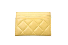 Load image into Gallery viewer, CHANEL シャネル マトラッセ カードケース ココマーク 22番台 スペイン製 ラムスキン イエロー ゴールド金具 美品 中古 4c068815