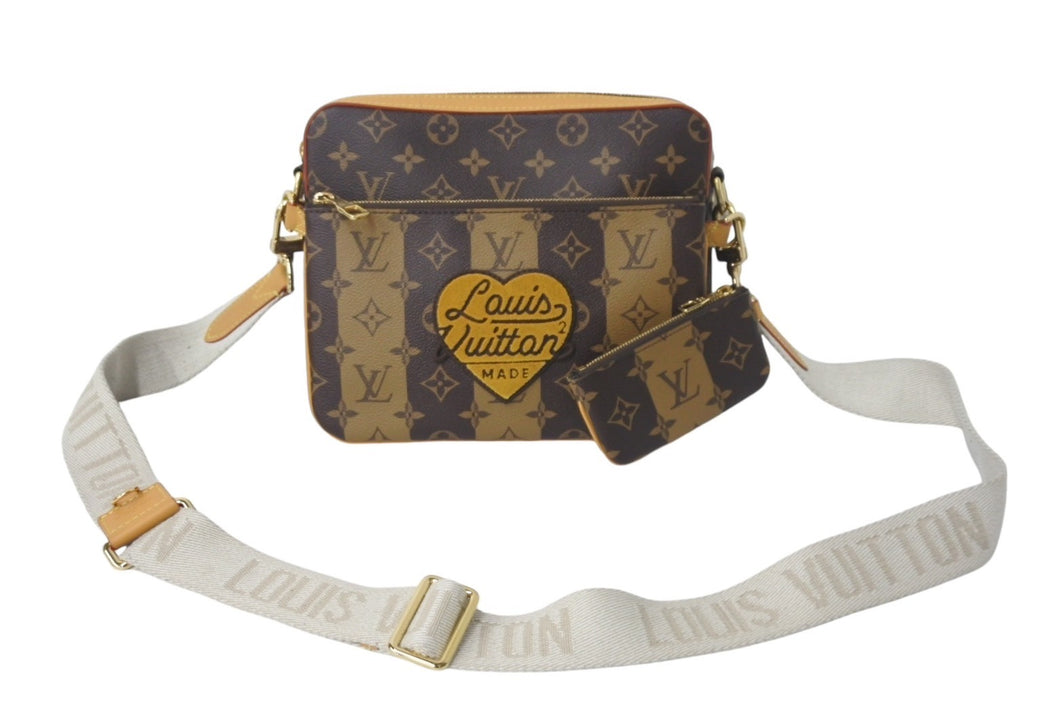 新品同様 LOUIS VUITTON ルイヴィトン × NIGO モノグラムストライプ トリオメッセンジャー ショルダーバッグ M45965 中古 4c068822