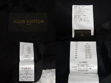 Load image into Gallery viewer, LOUIS VUITTON ルイ ヴィトン スタジャン フラグメントデザイン ワッペン ロゴ刺繍 ブラック ホワイト 54 美品 中古 4c068933