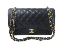 Load image into Gallery viewer, 極美品 CHANEL シャネル Wフラップ マトラッセ30 チェーンショルダーバッグ 14番台 キャビアスキン ブラック ゴールド金具 中古 4c068959