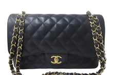 Load image into Gallery viewer, 極美品 CHANEL シャネル Wフラップ マトラッセ30 チェーンショルダーバッグ 14番台 キャビアスキン ブラック ゴールド金具 中古 4c068959