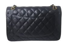 Load image into Gallery viewer, 極美品 CHANEL シャネル Wフラップ マトラッセ30 チェーンショルダーバッグ 14番台 キャビアスキン ブラック ゴールド金具 中古 4c068959