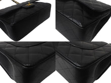 Load image into Gallery viewer, 極美品 CHANEL シャネル Wフラップ マトラッセ30 チェーンショルダーバッグ 14番台 キャビアスキン ブラック ゴールド金具 中古 4c068959