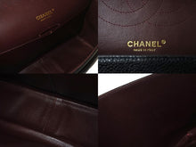Load image into Gallery viewer, 極美品 CHANEL シャネル Wフラップ マトラッセ30 チェーンショルダーバッグ 14番台 キャビアスキン ブラック ゴールド金具 中古 4c068959
