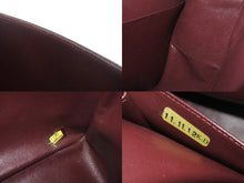 Load image into Gallery viewer, 極美品 CHANEL シャネル Wフラップ マトラッセ30 チェーンショルダーバッグ 14番台 キャビアスキン ブラック ゴールド金具 中古 4c068959