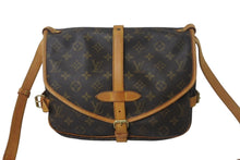 Load image into Gallery viewer, LOUIS VUITTON ルイ ヴィトン モノグラム ソミュール30 ショルダーバッグ M42256 PVC ブラウン 美品 中古 4c069010