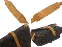 Load image into Gallery viewer, LOUIS VUITTON ルイ ヴィトン モノグラム ソミュール30 ショルダーバッグ M42256 PVC ブラウン 美品 中古 4c069010