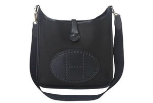 HERMES エルメス エヴリン1PM ショルダーバッグ ブラック トワルアッシュ ヴォースイフト ☐H刻印 シルバー金具 美品 中古 4c069015