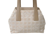 Load image into Gallery viewer, CHANEL シャネル ニュートラベルライン ハンドバッグ ココマーク 9番台 キャンバス レザー ベージュ ゴールド金具 美品 中古 4c069018