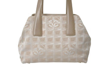 Load image into Gallery viewer, CHANEL シャネル ニュートラベルライン ハンドバッグ ココマーク 9番台 キャンバス レザー ベージュ ゴールド金具 美品 中古 4c069018