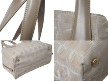 Load image into Gallery viewer, CHANEL シャネル ニュートラベルライン ハンドバッグ ココマーク 9番台 キャンバス レザー ベージュ ゴールド金具 美品 中古 4c069018