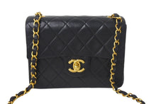 Load image into Gallery viewer, CHANEL シャネル ミニマトラッセ ショルダーバッグ ココマーク 4番台 ラムスキン ブラック ゴールド金具 美品 中古 4c069028
