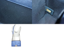 Load image into Gallery viewer, CHANEL シャネル ボーイシャネル チェーンショルダーバッグ 20番台 カーフ パンチングレザー メタリックブルー 美品 中古 4c069031