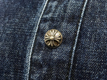 Load image into Gallery viewer, 極美品 CHROME HEARTS クロムハーツ 長袖シャツ サイズXL クロスボール クロスパッチ デニム ブルー コットン シルバー925 中古 4c069053