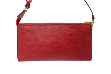 Load image into Gallery viewer, 極美品 LOUIS VUITTON ルイヴィトン ポシェットアクセソワール エピレザー M52947 レッド ゴールド金具 中古 4c069181