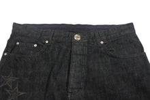 Load image into Gallery viewer, 新品未使用 CHROME HEARTS クロムハーツ フレアニー スターパッチ デニムパンツ サイズ36 ブラック コットン シルバー925 レザー 中古 4c069202