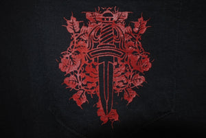 CHROME HEARTS クロムハーツ 半袖Ｔシャツ サイズM スクロールロゴ ダガー ネックロゴ プリント ブラック レッド ヴィンテージ 美品 中古 4c069223