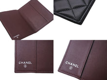 Load image into Gallery viewer, CHANEL シャネル パスポートケース 14番台 キルティング ココマーク ブラック バーガンディ ラムスキン 美品 中古 4c069234