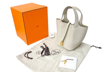 Load image into Gallery viewer, HERMES エルメス ピコタンロックPM U刻印 18 トリヨンクレマンス ナタ ハンドバッグ 美品 中古 4c069265