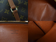 Load image into Gallery viewer, LOUIS VUITTON ルイヴィトン パピヨンGM 横幅30cm ハンドバッグ M51365 モノグラム 筒型 旧型 ゴールド金具 美品 中古 4c069285