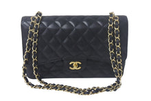 Load image into Gallery viewer, CHANEL シャネル デカマトラッセ 30cm Wフラップ Wチェーンショルダーバッグ 14番台 キャビアスキン ブラック ゴールド金具 美品 中古 4c069286