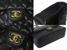 Load image into Gallery viewer, CHANEL シャネル デカマトラッセ 30cm Wフラップ Wチェーンショルダーバッグ 14番台 キャビアスキン ブラック ゴールド金具 美品 中古 4c069286