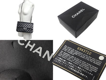 Load image into Gallery viewer, CHANEL シャネル マトラッセ25 Wチェーンショルダーバッグ Wフラップ ココマーク 6番台 ラムスキン ブラック シルバー金具 美品 中古 4c069287